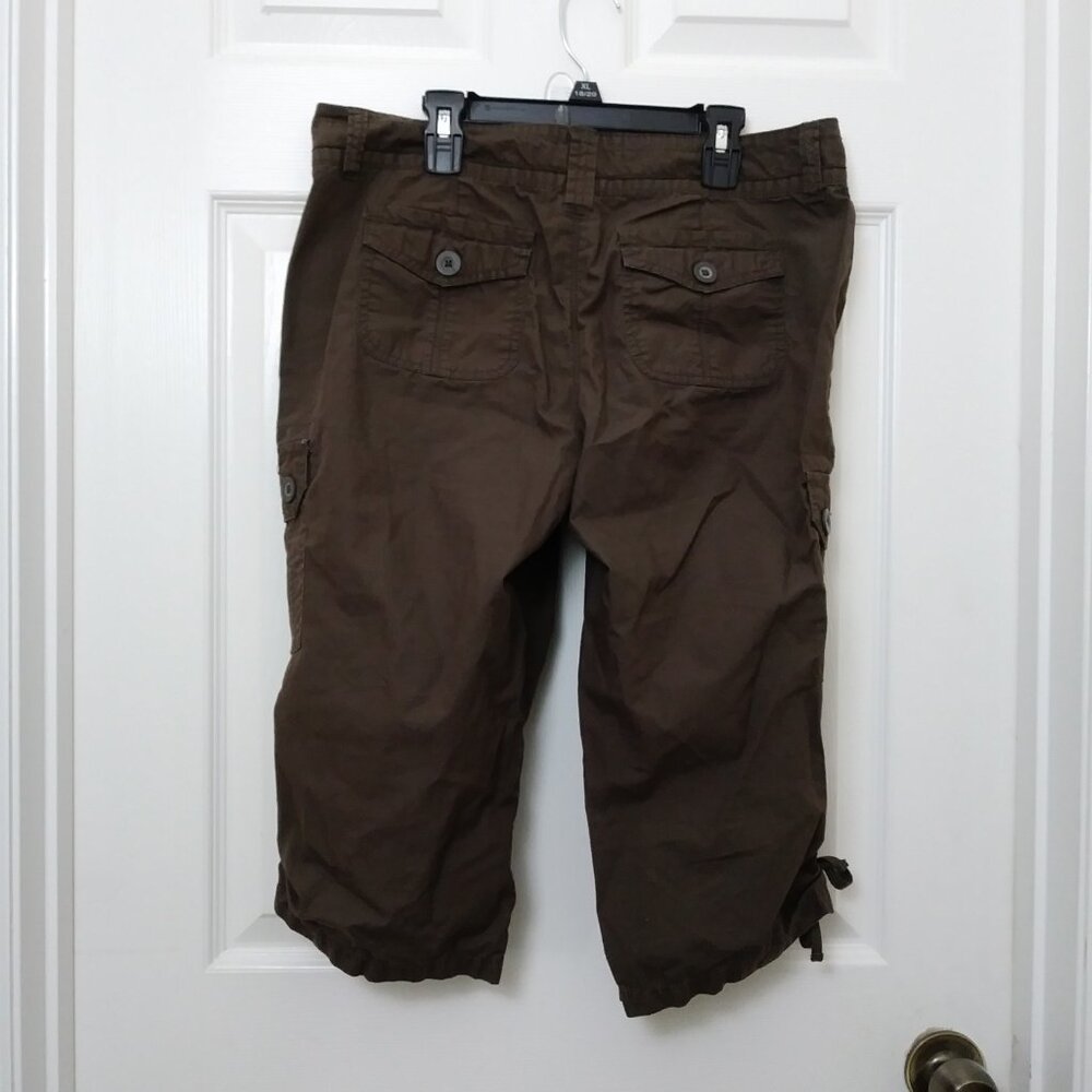 French Cuff Cargo Bermuda Short Size 8 P - Picture 3 of 13